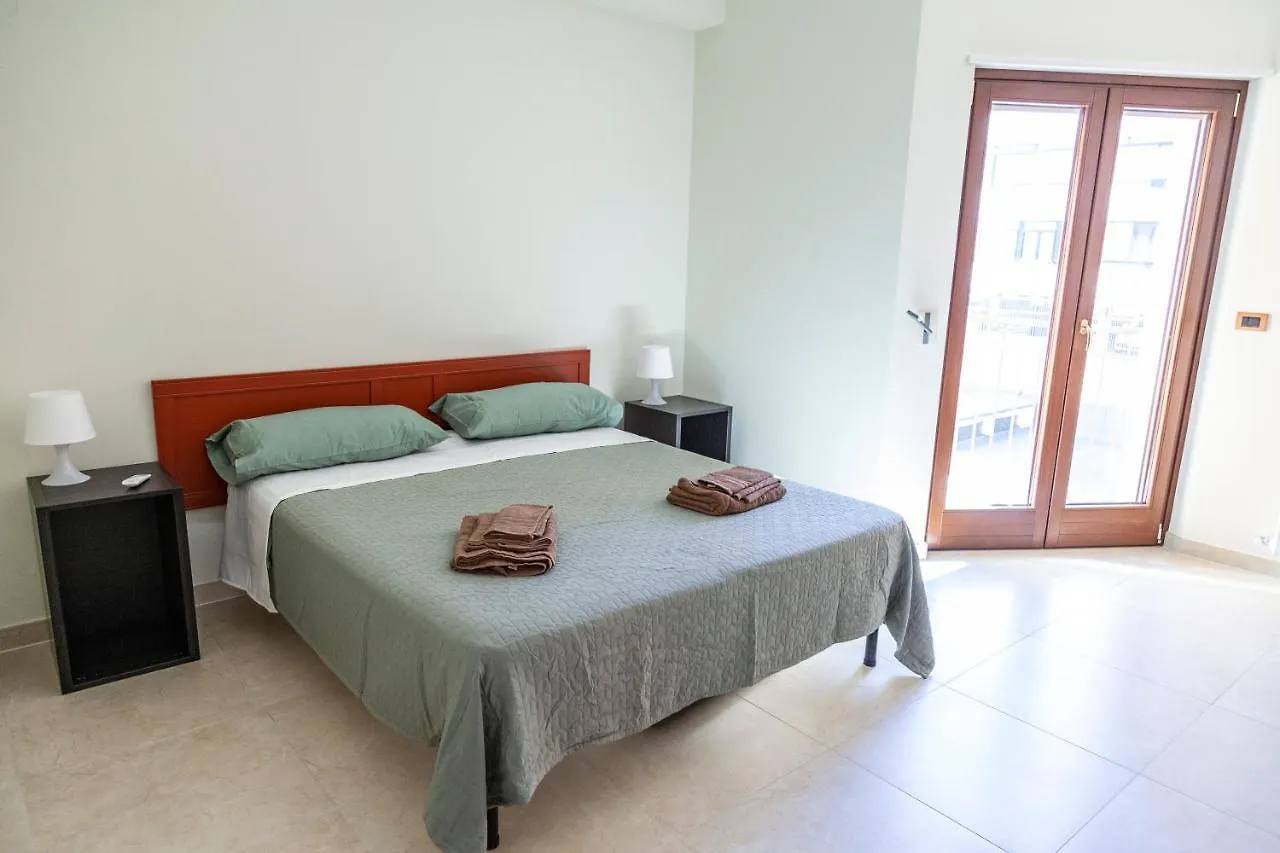Calefati Holiday Appartement Bari Italië