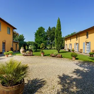 https://la-scuderia-bb.it-tuscanyhotel.com