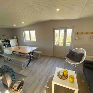 https://la-cabane-familiale.hotels-rhonealpes.com